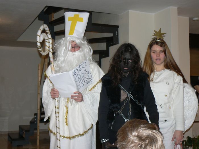 Mikulas a certi 2010
