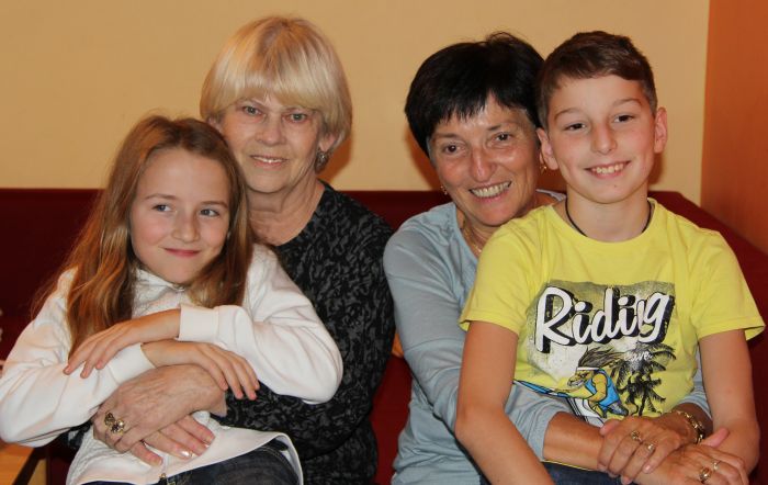 Babičky a vnoučata 2016
